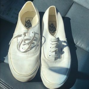 WHITE VANS
